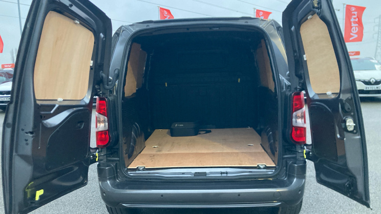 Vauxhall Combo Cargo E-L1 2300 100kW Pro 50kWh H1 Van Auto